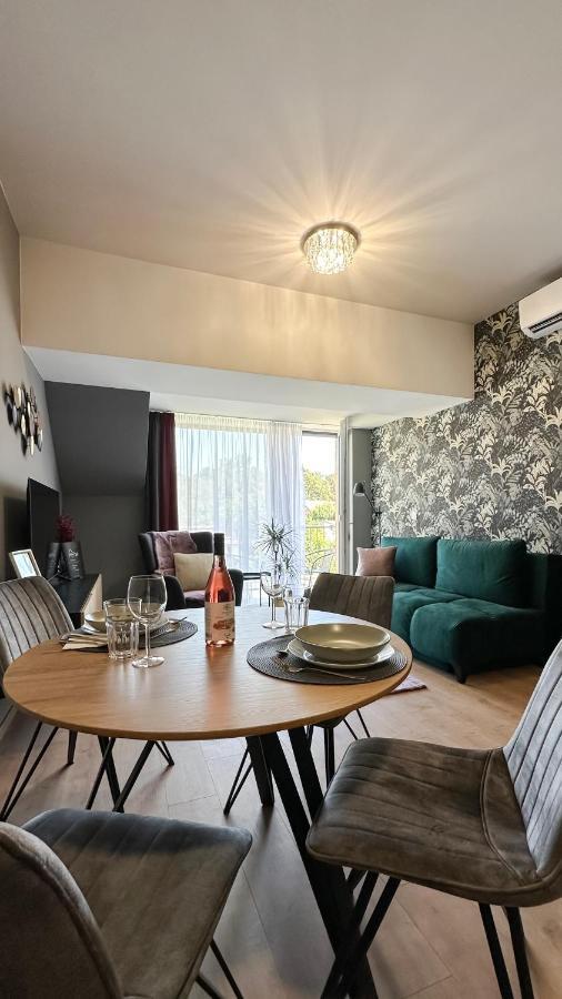 Linden Apartman 107 Glamour (Adults Only) Mosonmagyarovar Bagian luar foto