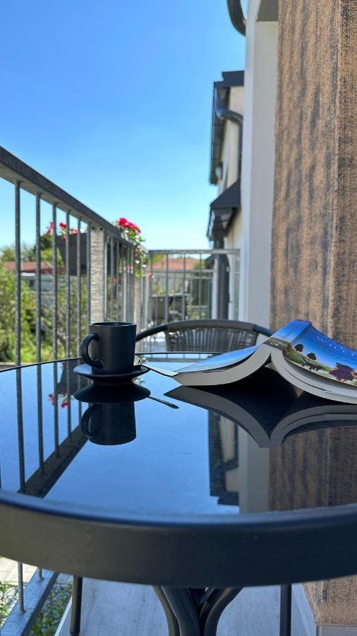 Linden Apartman 107 Glamour (Adults Only) Mosonmagyarovar Bagian luar foto