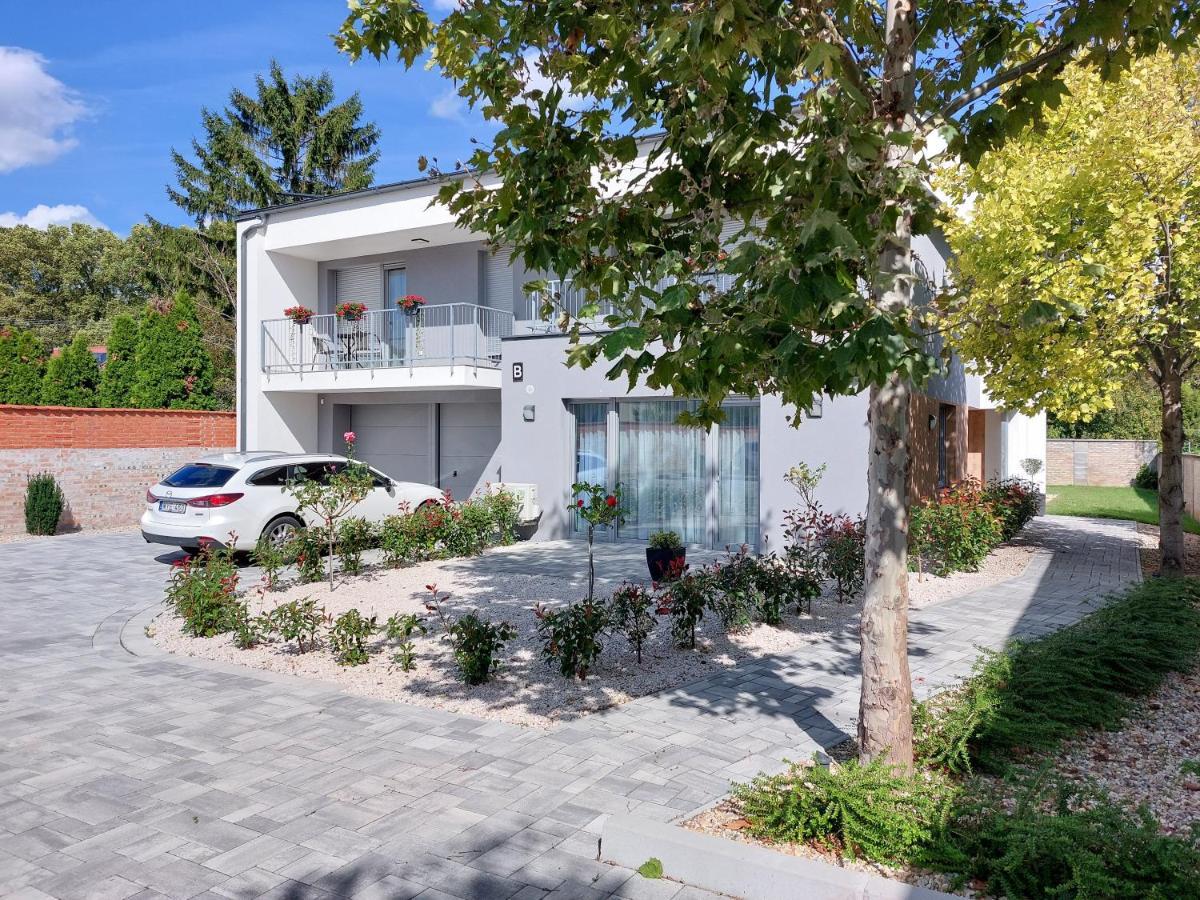 Linden Apartman 107 Glamour (Adults Only) Mosonmagyarovar Bagian luar foto